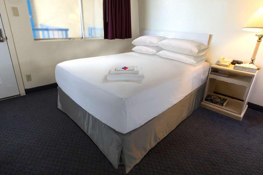 Days Inn & Suites By Wyndham Caseyville Pokój zdjęcie