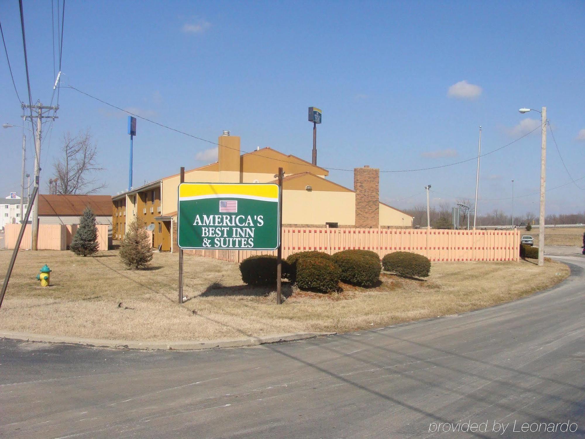 Days Inn & Suites By Wyndham Caseyville Zewnętrze zdjęcie